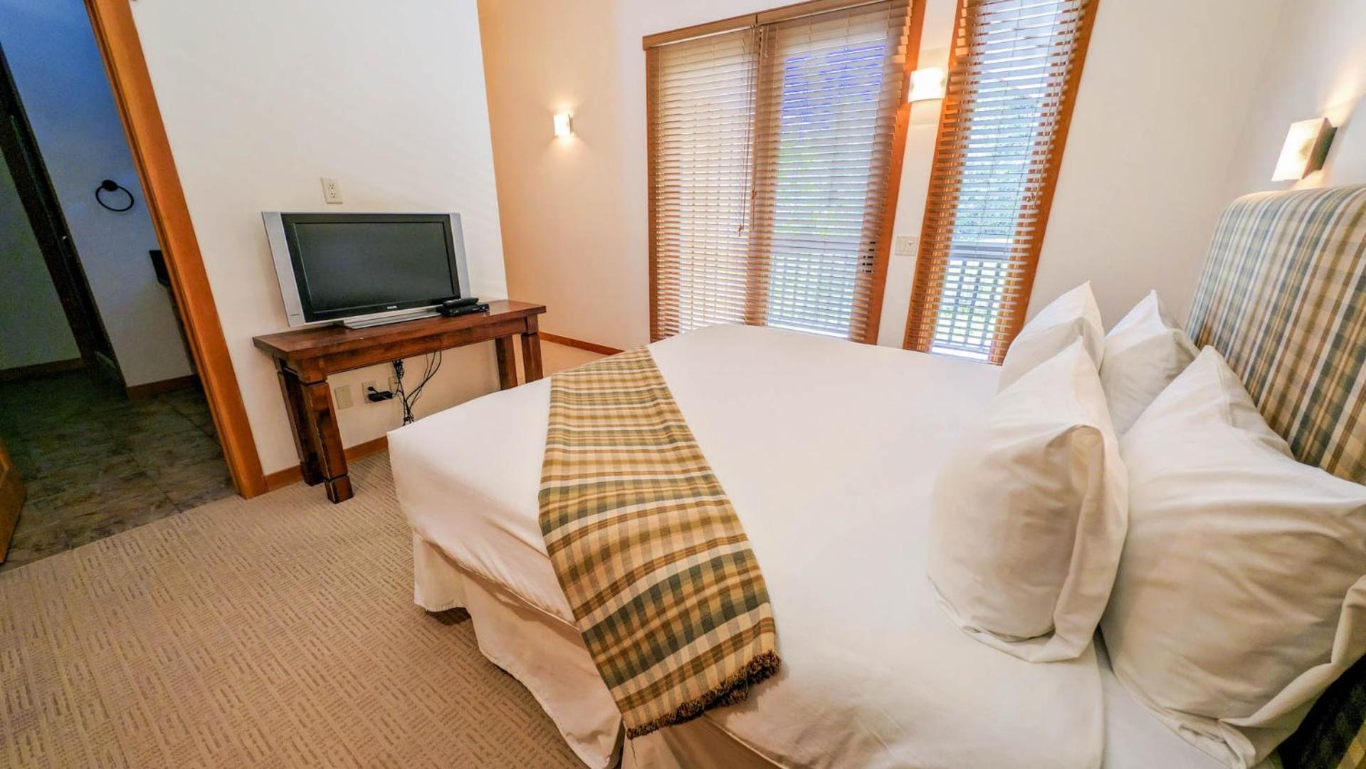 Lush Mountain Accommodations Golden Cameră foto
