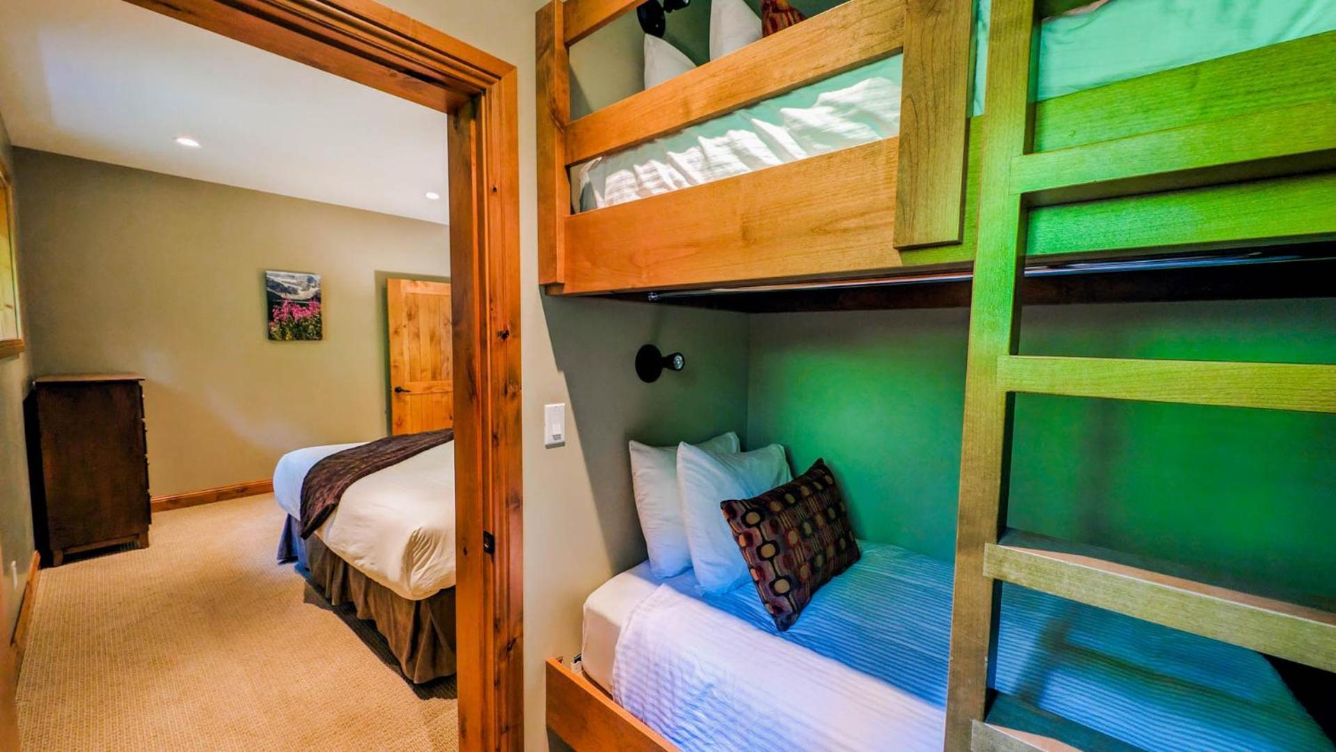 Lush Mountain Accommodations Golden Cameră foto