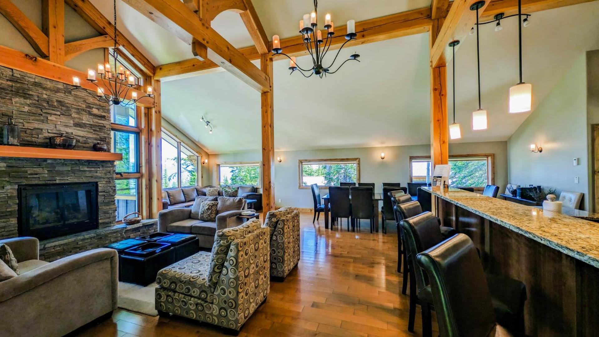 Lush Mountain Accommodations Golden Cameră foto