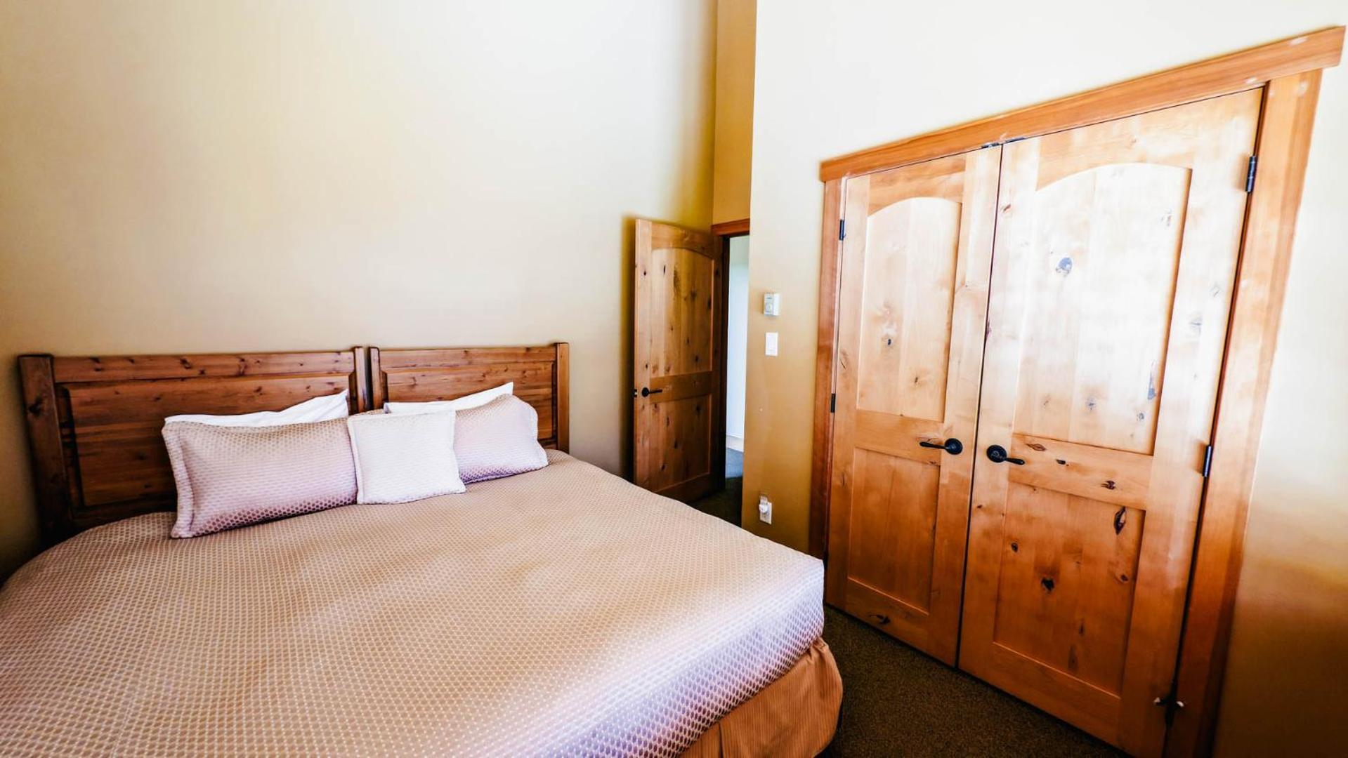 Lush Mountain Accommodations Golden Cameră foto