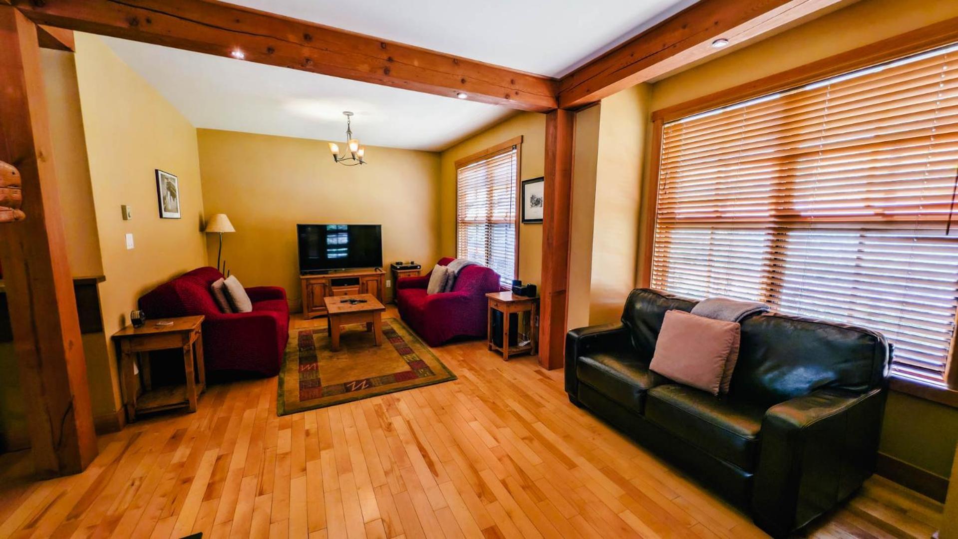 Lush Mountain Accommodations Golden Cameră foto